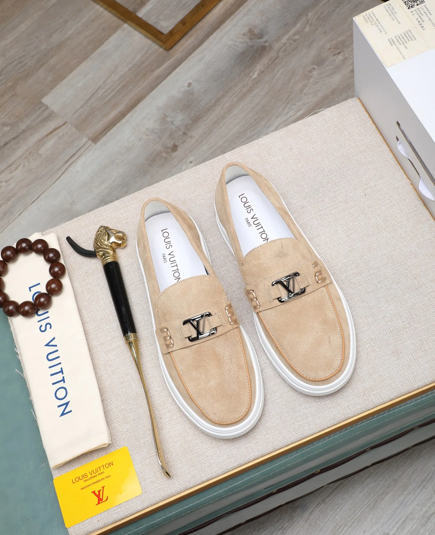 Men's shoes 💰440 📛📛【LOUIS VUITTON】Louis Vuitton official website synchronized new products 👟Milan fashion catwalk style 🇰🇾🇰🇾LV family logo, celebrity style, a must-have for fashionistas ⚠️First-layer calfskin ➕Genuine leather lining ➕Official website original version special outsole 👞Number 38-44